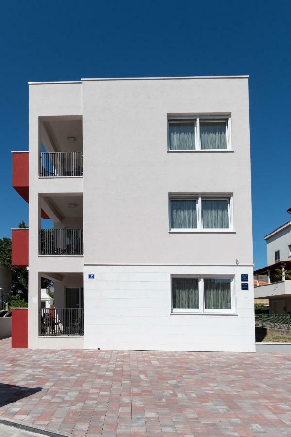 Apartment House Ivan John Podstrana Exteriör bild